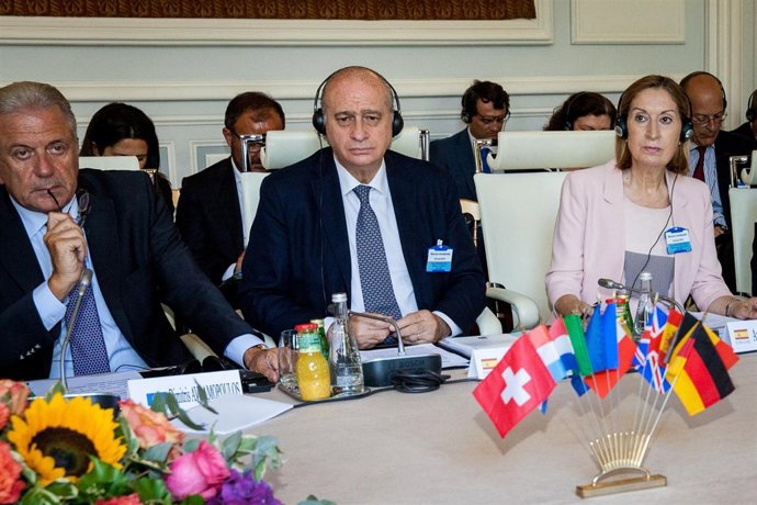 Los ministros del Interior y de Fomento, Jorge Fernández Díaz y Ana Pastor