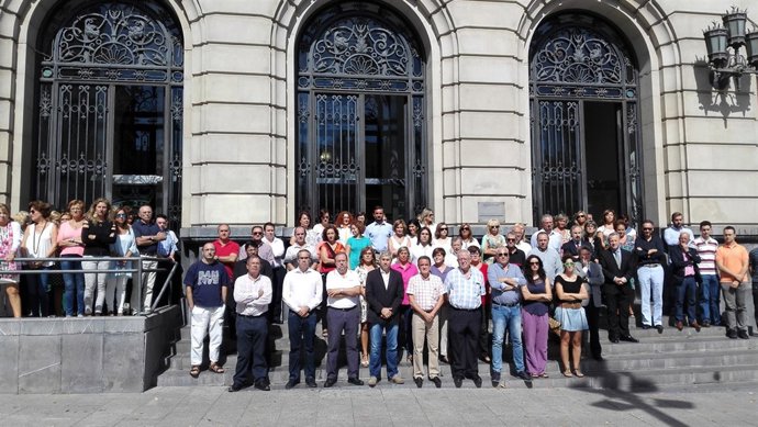 Minuto de silencio en la DPZ