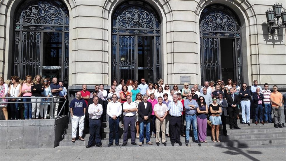 Minuto de silencio en la DPZ