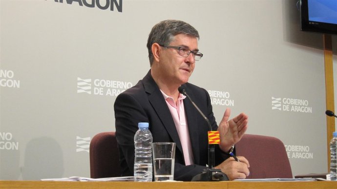 El consejero de Presidencia de Aragón, Vicente Guillén