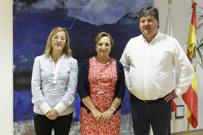 Reunión de la consejera de Sanidad, María Luisa Real, con Gastón Gómez