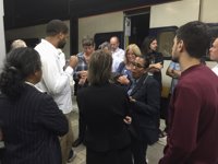 Inmigrantes bloquean el Eurotúnel y dejan atrapados a cientos de viajeros