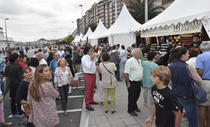 Carpas de la Semana de Vela