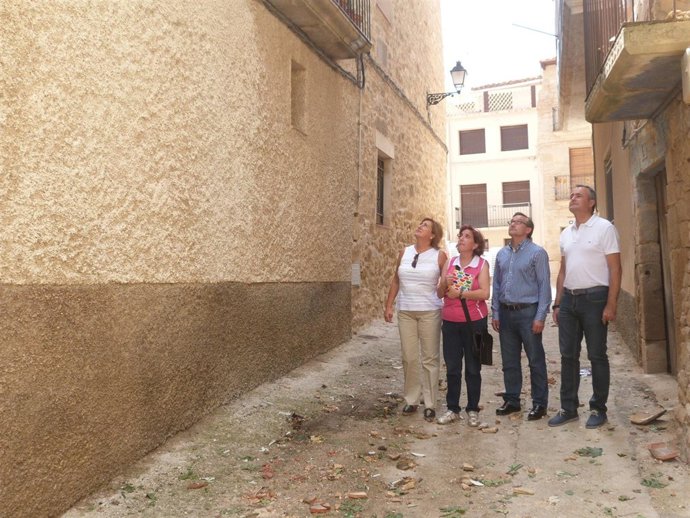 Visita de responsable de la DPT a Torre del Compte