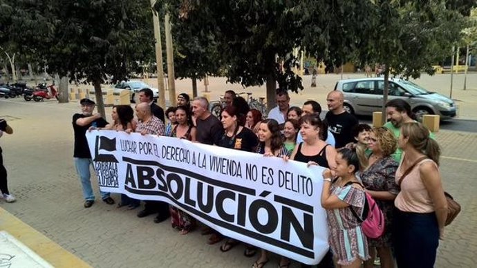 Concentración en la Alameda en apoyo a los acusados.