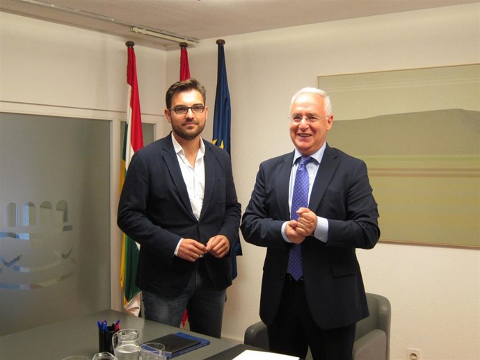 Ubis y Ceniceros se reúnen en el Parlamento