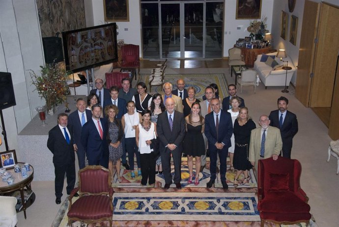 Visita a la embajada española.