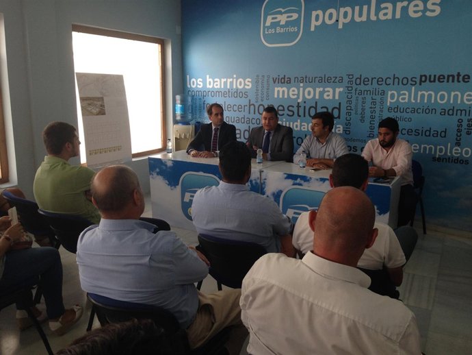 Antonio Sanz en una reunión en Los Barrios