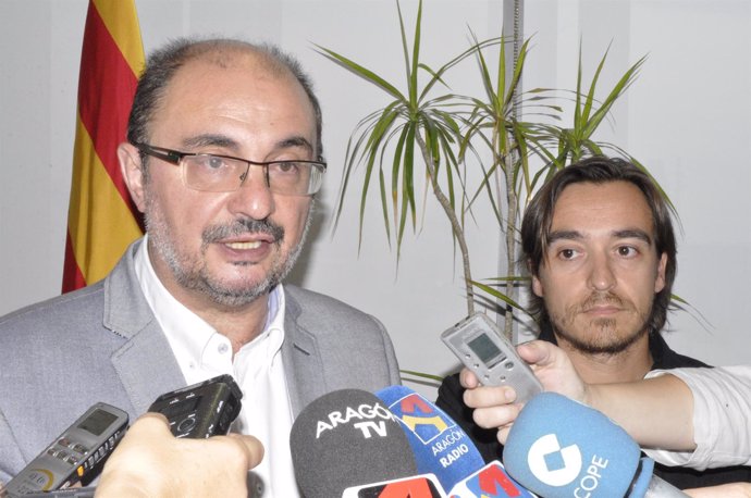 El presidente de Aragón, Javier Lambán, y el director de Cultura, Ignacio Escuín