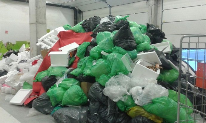 Basura en el hospital de Vigo