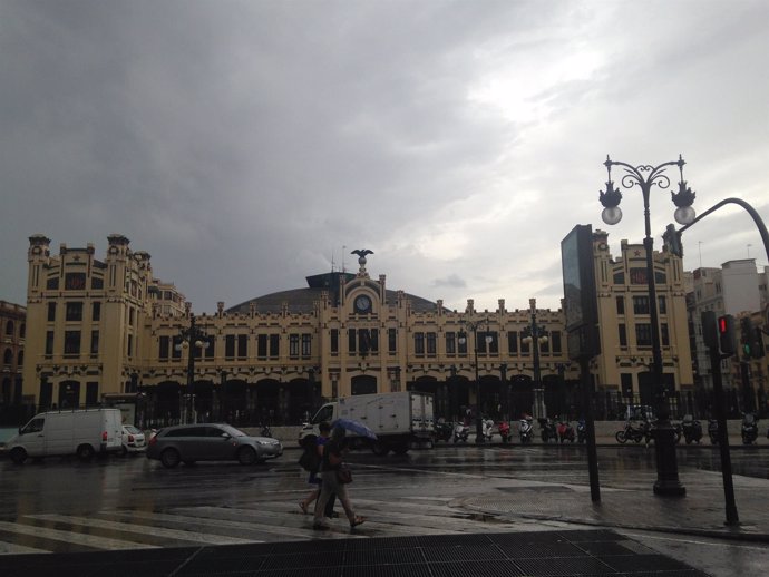 Un momento de la tormenta en el centro de Valencia