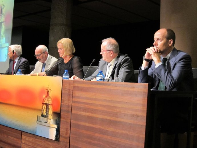 A.Abad, D.Espadalé, N.DeGispert, J.González y R.Carbonell 