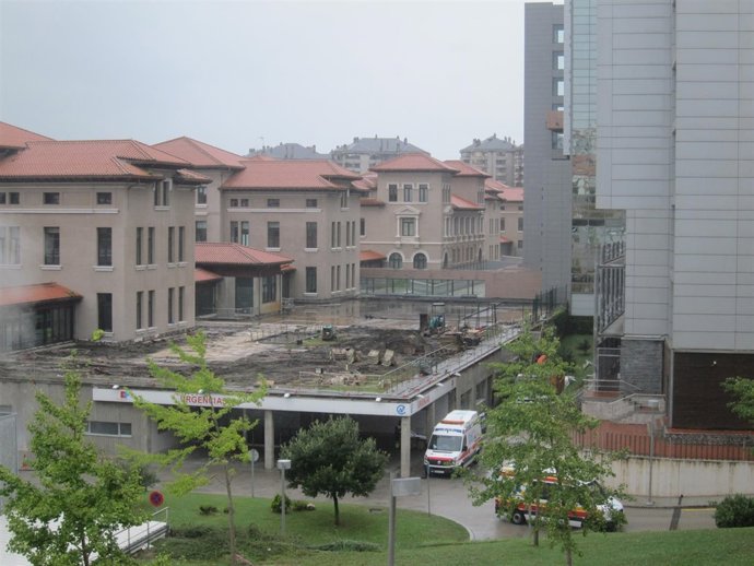Obras en el edificio de Urgencias de Valdecilla