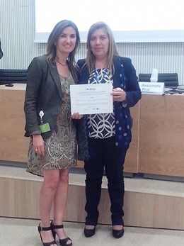 Juana Martínez González recogiendo el galardón