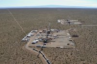 Una protesta indígena paraliza la producción de YPF en una provincia petrolera clave de Argentina