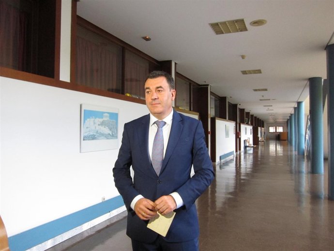 El conselleiro de Cultura, Educación e Ordenación Universitaria, Román Rodríguez