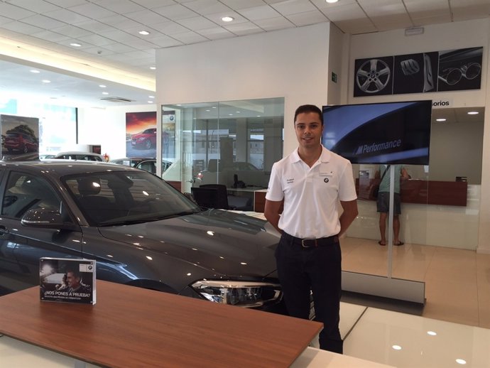 Está formado como experto en productos automovilísticos. 