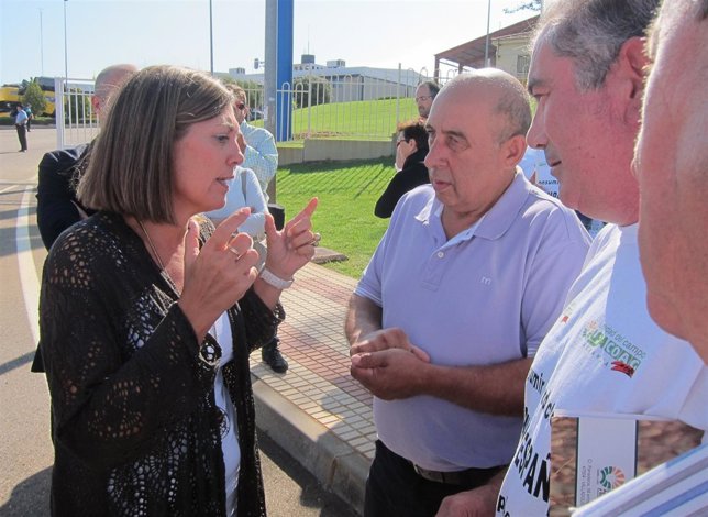 Milagros Marcos habla con representantes de UPA y COAG 