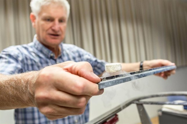 Prueba de levitación magnética con Ludwig Schultz.