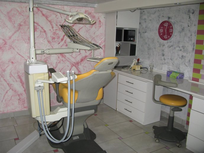 La habitación en la que practicaba la odontología sin tener la titulación