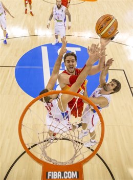 Pau Gasol en el España - Serbia