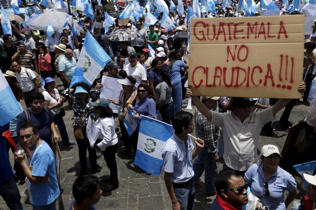 Manifestación en Guatemala por la dimisión de Otto Pérez Molina