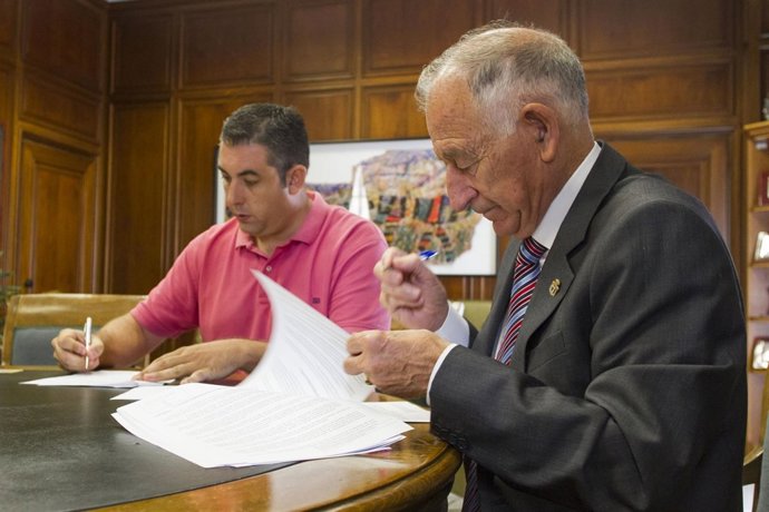 Amat firma la adjudicación para videovigilancia en el Polígono de Pulpí