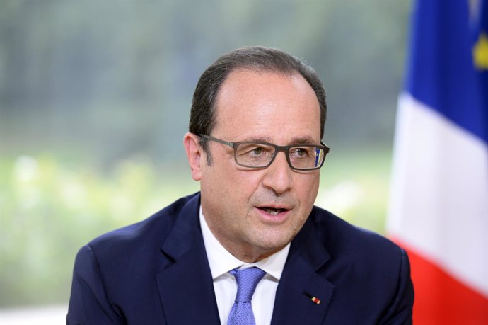 El presidente de Francia, François Hollande, concede una entrevista televisada
