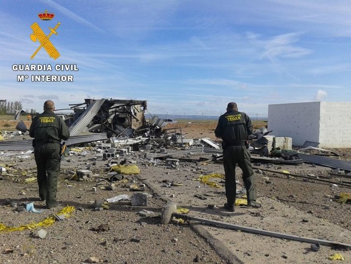 TEDAX tras la explosión en Pirotecnia Zaragozana