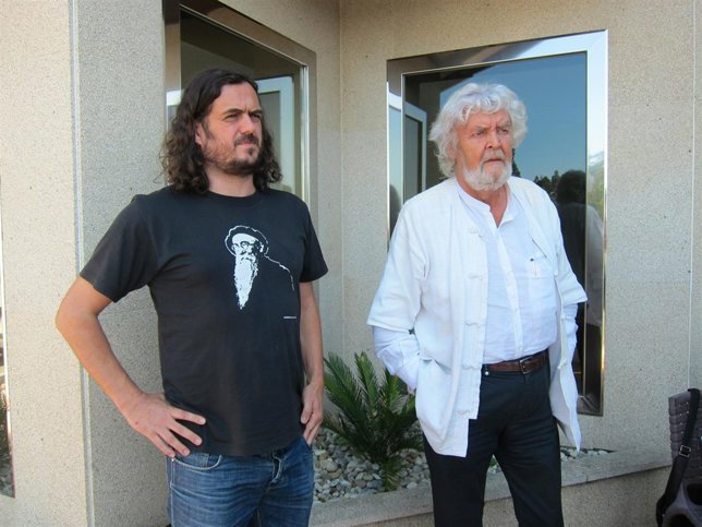 Los dirigentes de Anova, Antón Sánchez y Xosé Manuel Beiras, tras el encuentro