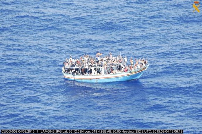 Embarcación con inmigrantes en Sicilia rescatada por la Guardia Civil