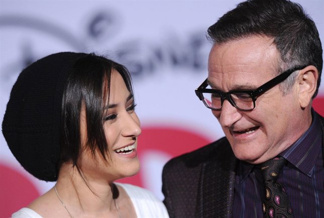 Zelda Williams explica el por qué de su tatuaje de colibrí en honor a su padre