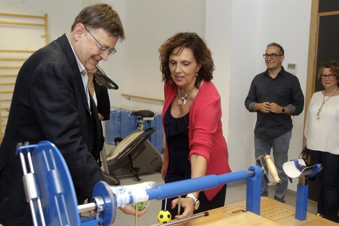 Ximo Puig visita el nuevo centro de día y residencia de Quart de Poblet. 