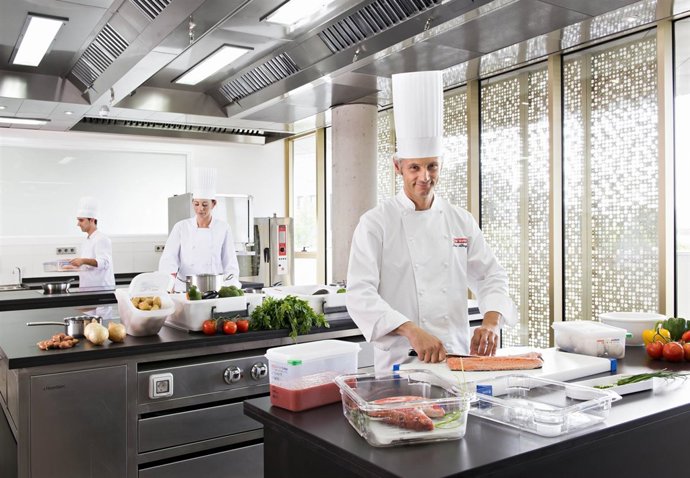 El chef Jesús Almagro seguirá siendo imagen de Araven