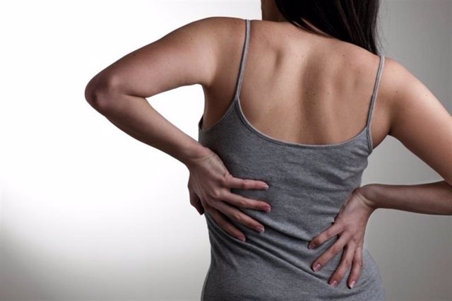 Hernia discal lumbar en la espalda
