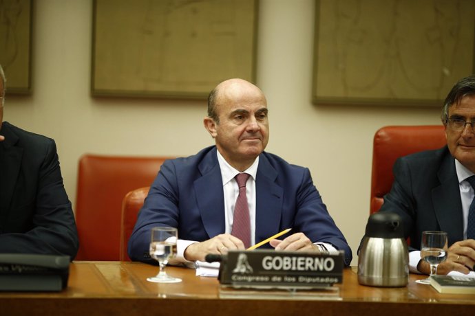 Luis de Guindos en la Comisión de Economía del Congreso