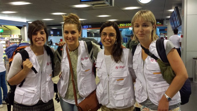 Np. Viajan Los Primeros Grupos De Enfermeras Españolas A África Y América Con Va