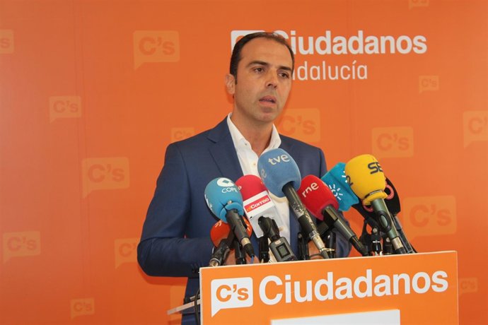 Millán ante los medios de comunicación.