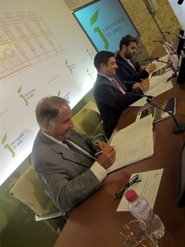 Firma del convenio para la iluminación de la iglesia de la Asunción