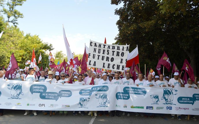 Ganaderos cántabros en la 'marcha blanca'