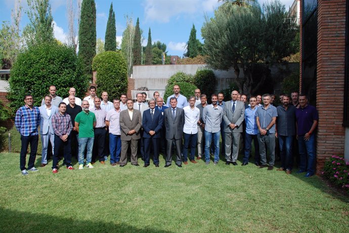 Directores deportivos y árbitros de la ACB en su reunión anual