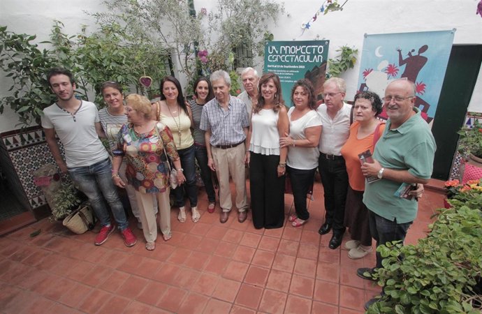 Téllez (centro) en la presentación