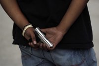 Envían a prisión a un militar retirado salvadoreño que pretendía vender armas a pandillas