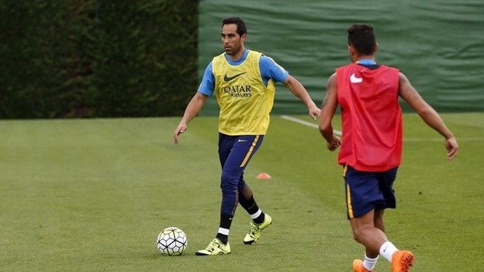 Claudio Bravo entrenando con el Barcelona