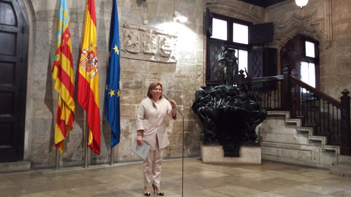 Bonig atiende a los medios en el Palau de la Generalitat