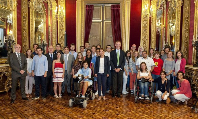Recepción de Barkos a los participantes en el campus.