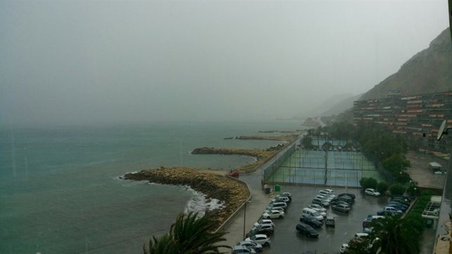 Alicante cubierta por la tromba de agua en el momento de mayor intensidad