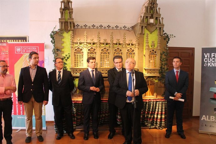 FOTOS DE PRENSA. SALON DE LA CUCHILLERIA. FERIA ALBACETE 2015