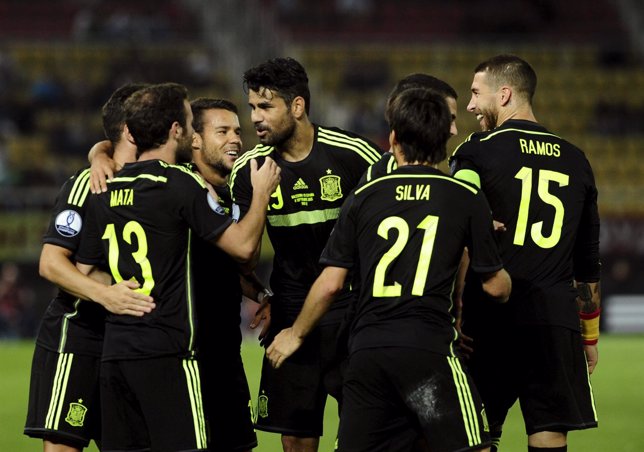 Mata celebra el gol conseguido con la selección ante Macedonia