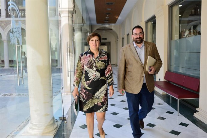 Delegada de la Junta en Granada, Sandra García. El de Educación, Germán González